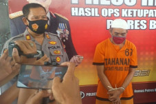 Blitar Gempar, Sehari...