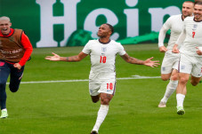 Sterling: Ini Adalah...