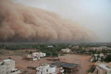 Ad-Dukhan, Kabut Asap...