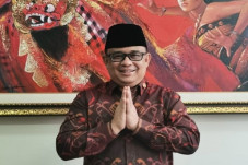 Ari Dwipayana: Vaksinasi...