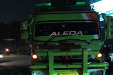 Sengaja Cegat Truk untuk...