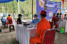 Berada di Zona Merah,...