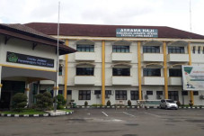 Kemenag Izinkan Asrama...