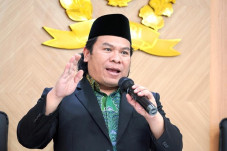 PKB: Bansos, Nakes dan...