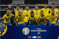 Brasil Pasang Dua Penyerang...