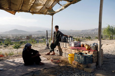 Tajikistan Pertimbangkan...
