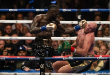 Deontay Wilder Pukulannya...