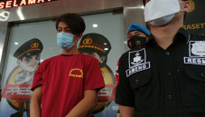 Pria Ngaku Keluarga...