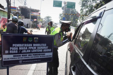 Oknum Petugas Beritahu...
