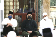 Vaksinasi Lambat, Erick...