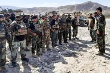 Ratusan Tentara Afghanistan...