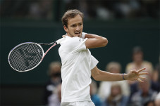 Tersingkir dari Wimbledon...