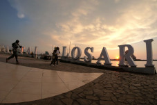 Aktivitas Usaha di Makassar...