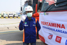 Dini Hari Bergerak Mengantar...