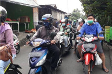 Jadi Jalur Tikus, Jalan...