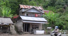 Warga Mamuju Mendadak...