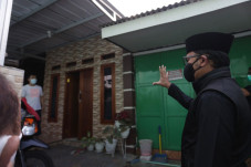 Tinjau Kinerja Relawan,...
