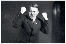 Bisa Masukkan Hitler...