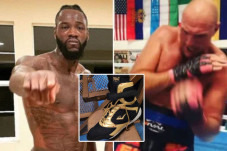Aduh! Deontay Wilder...