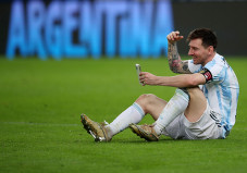 Bawa Argentina Juara,...