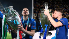 Kawinkan Gelar Piala...