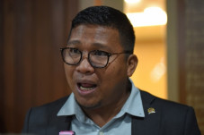 Komersialisasi Vaksin,...