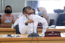 Dianggap Matikan Warung...