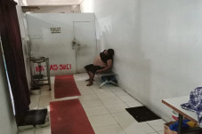 Tewas Dalam Toilet,...