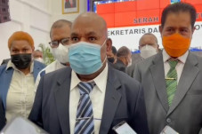 Papua Memanas, Gubernur...