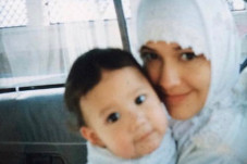 Pamer Foto Pakai Hijab,...