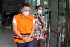 Amiril Mukminin, Eks...