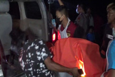 Tewas Ditabrak KRL Cikarang...