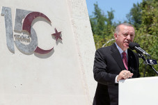 Turki Peringati Lima...