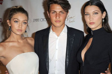 Gigi Hadid Ungkap Siapa...
