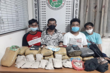 Bawa Ganja dan Tunggu...