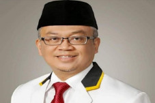 Ustaz Tate Qomaruddin,...