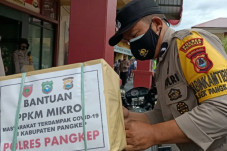 Polres Pangkep Salurkan...