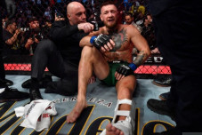 Conor McGregor Patah...