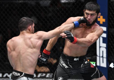 Islam Makhachev Tantang...