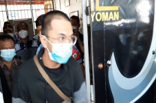 Pemilik Kedai Kopi Pelanggar...