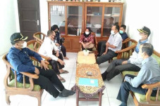 Warga Kotawaringin Barat...