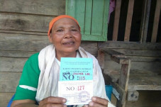 Kisah Nenek Sasmia Lubis,...