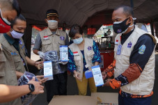 Relawan Satgas Covid-19...