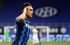 Lautaro Martinez Sempatkan...
