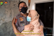 Bantu UMKM saat Idul...