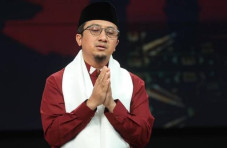 Ustadz Yusuf Mansur...