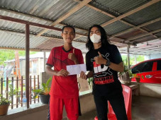 Musisi di Manado yang...