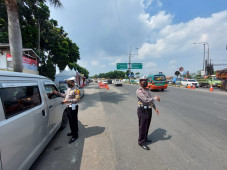 PPKM Level 3 Diterapkan,...