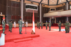 Panglima TNI Pimpin...