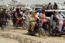 Taliban Bantai Lebih...